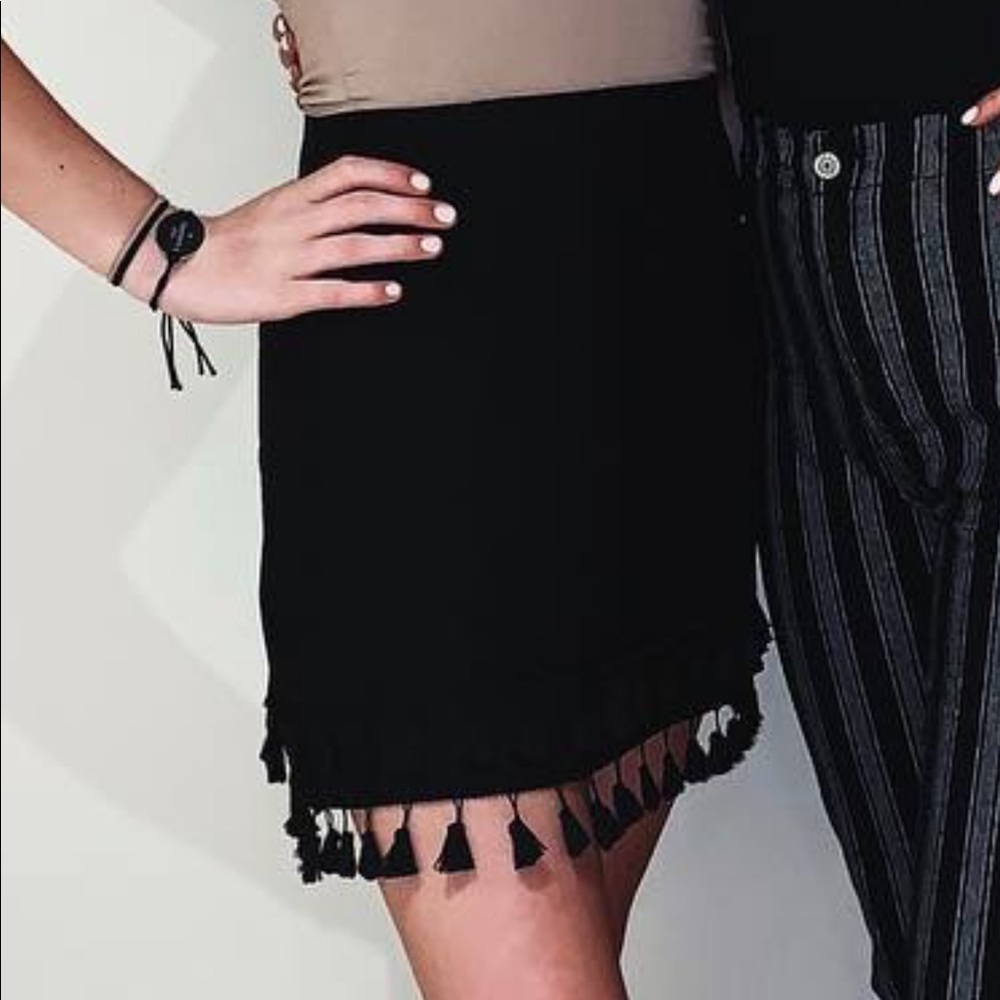 Lulu’s Black Skirt